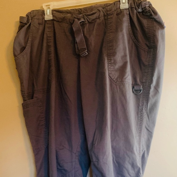 Koi scrub bottoms